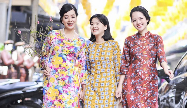 
3 mẹ con nhà nữ diễn viên Chiều Xuân khoe sắc rộn ràng.
