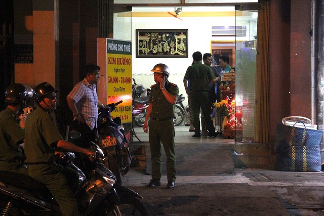 C&ocirc;ng an c&oacute; mặt l&agrave;m r&otilde; vụ việc