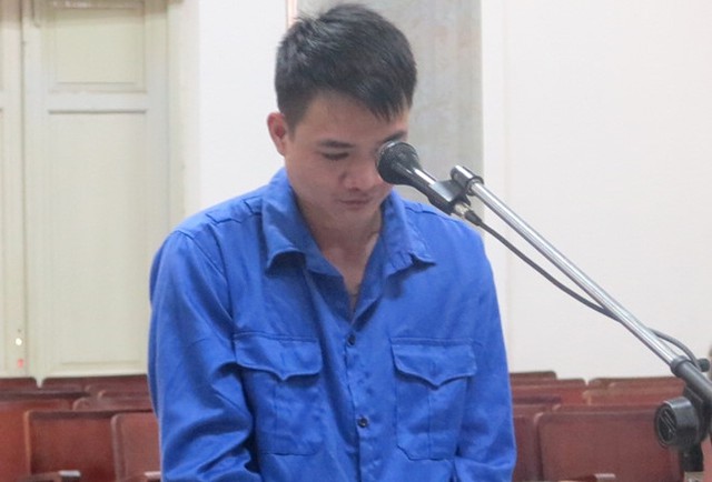 
Bi&ecirc;n bật kh&oacute;c khi n&oacute;i lời sau c&ugrave;ng. Ảnh: V&acirc;n Thanh.
