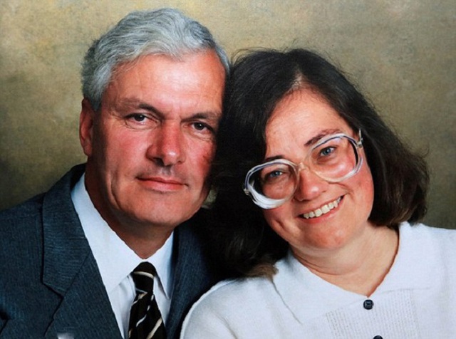 H&igrave;nh ảnh &ocirc;ng Winston Howe v&agrave; b&agrave; Janet.