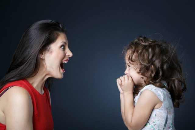 
Cách mẹ nên làm mỗi lúc tức giận không phải là hét lên với con mà tìm cách để tự bản thân mình thư giãn.
