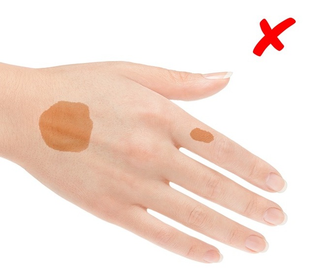 
Các đốm sậm màu trên da có thể là dấu hiệu của tình trạng thiếu hụt tuyến thượng thận
