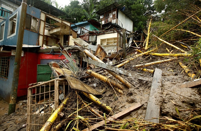 
Lở đất làm hư hại nhiều nhà cửa ở thủ đô San Jose, Costa Rica
