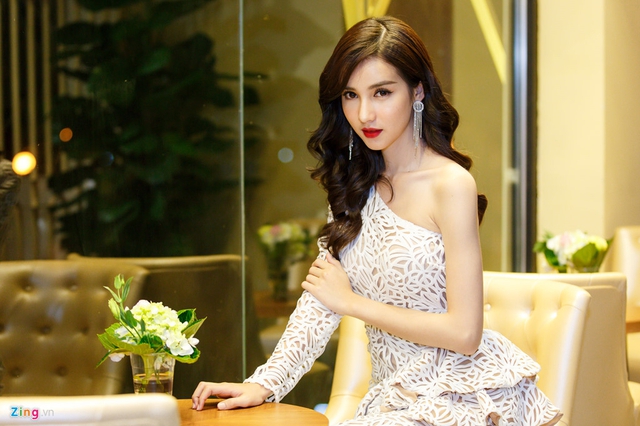
Hoa hậu chuyển giới Thái Lan luôn hút ống kính nhờ vẻ ngoài xinh đẹp.
