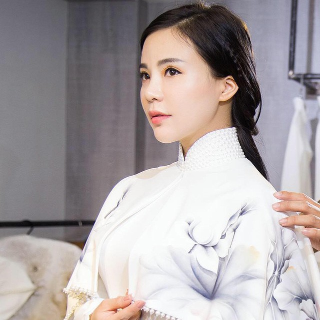 Nguyễn Thu Trang điều hành một mạng lưới cửa hàng mỹ phẩm rộng khắp cả nước.
