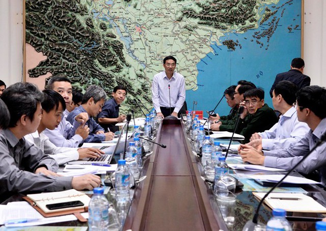 Ban chỉ đạo Trung ương về Phòng chống thiên tai họp đánh giá cơn bão số 12. Ảnh: Bảo Lâm.