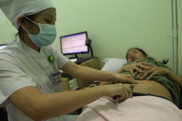 
Khám thai tại Bệnh viện Hùng Vương. Ảnh: Hoàng Triều.
