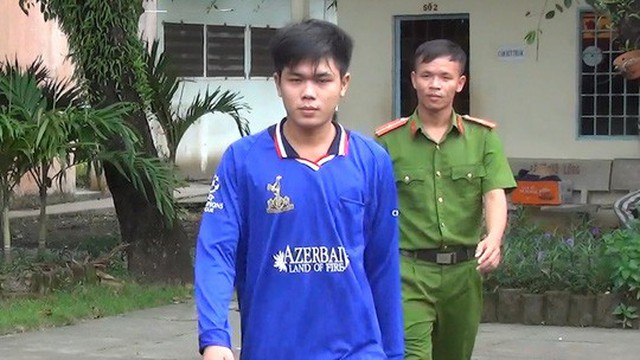 
Khang đã đến cơ quan công an đầu thú sau khi dùng dao cắt cổ ông Út. Ảnh: A.Vũ
