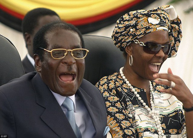 Tổng thống Zimbabwe và phu nhân.