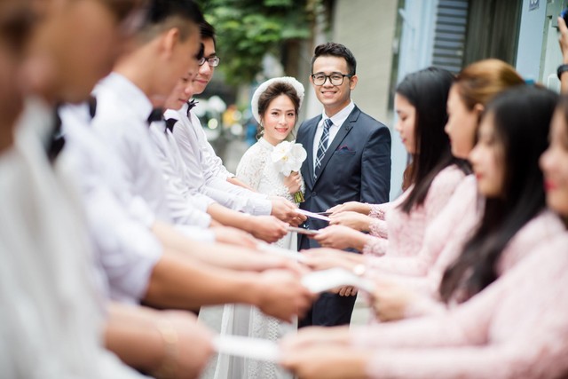 Đức Bảo v&agrave; c&ocirc; d&acirc;u rạng rỡ trong lễ ăn hỏi h&ocirc;m 17/11.
