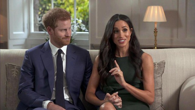 Harry và Meghan xuất hiện trong cuộc phỏng vấn đầu tiên sau khi đính hôn.