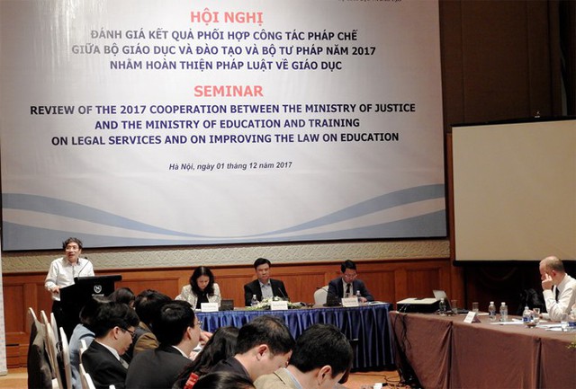 Hội thảo được tổ chức giữa Bộ GD&ĐT và Bộ Tư pháp, diễn ra sáng 1/12 tại Hà Nội. Ảnh: Quyên Quyên.