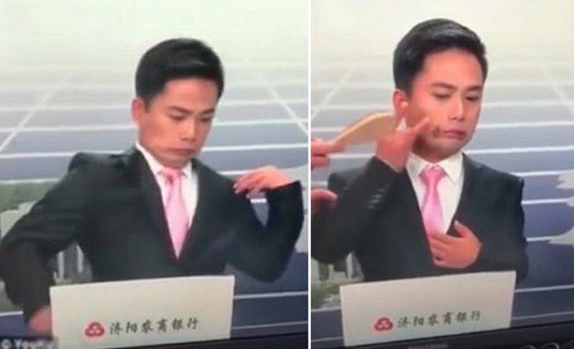 Nam MC n&eacute; người khỏi con ong v&igrave; sợ bị đốt.