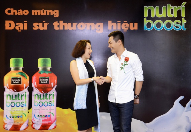 
Phan Anh là đại sứ thương hiệu của nhãn hàng Nutriboost vào đầu năm 2017
