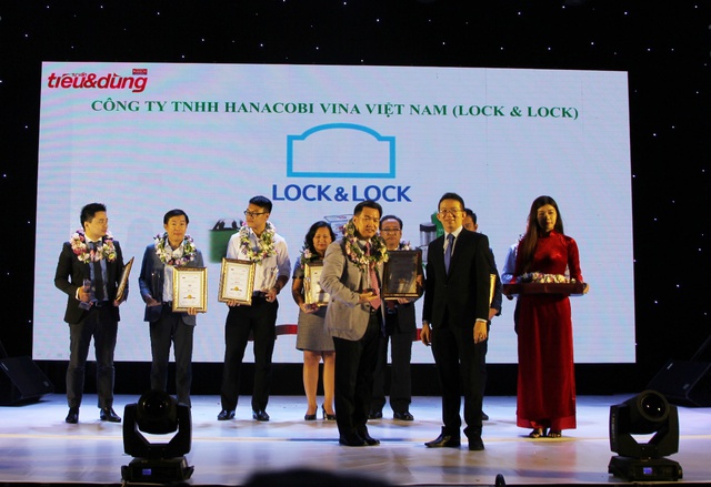 
LOCK&LOCK Việt Nam tại lễ vinh danh Top 10 Sản phẩm, Dịch vụ Tin & Dùng 2016
