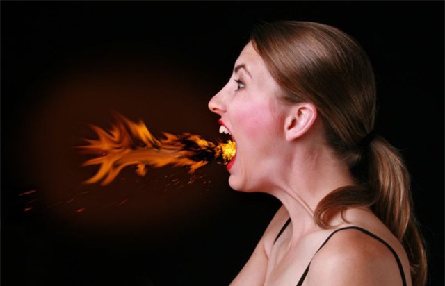 Ợ nóng rất có thể là triệu chứng báo trước ung thư phổi hoặc ung thư dạ dày. (Ảnh minh họa).