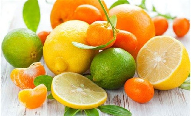 Bổ sung vitamin C sẽ giúp làn da khỏe mạnh, sáng đẹp.