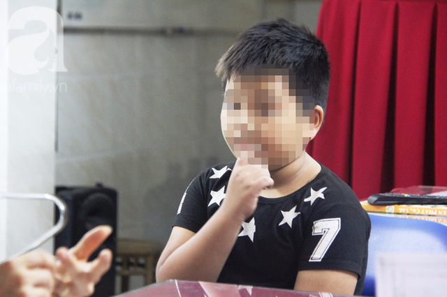 Do mẹ kh&ocirc;ng đến đ&oacute;n v&igrave; đi l&agrave;m, b&eacute; L. đ&agrave;nh phải ở lại c&ocirc;ng an phường ng&agrave;y thứ 4 li&ecirc;n tiếp