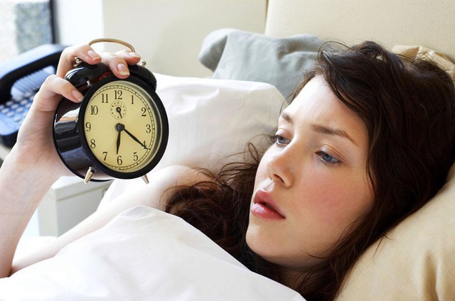 
Nếu đến 4-5 sáng bạn mới ngủ thì cả ngày hôm sau bạn sẽ bị choáng váng và không thể làm việc hiệu quả được (Ảnh: Internet)
