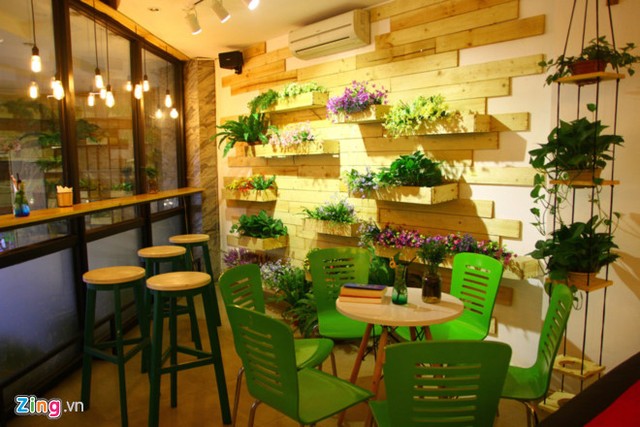 Hàng trăm quán cà phê take away đã được mở ở Hà Nội giai đoạn 2014-2015. Ảnh: Hiếu Công.
