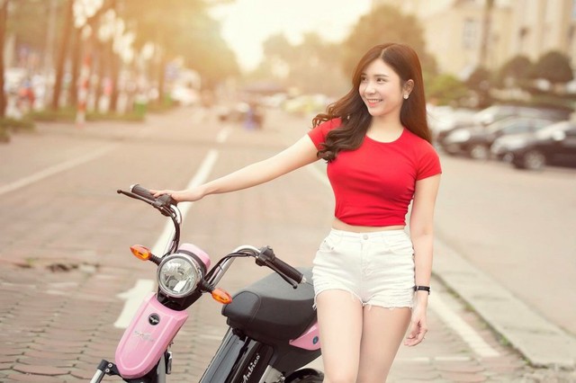 
Hotgirl 9X cho rằng ngo&agrave;i người thứ 3, người đ&agrave;n &ocirc;ng cũng c&oacute; lỗi v&agrave; phải chịu tr&aacute;ch nhiệm.
