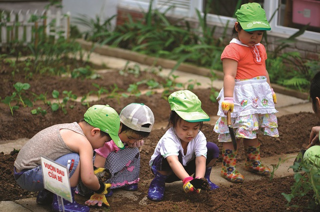 
Một luồng &yacute; kiến cho rằng, cho đi học kh&ocirc;ng qu&aacute; tai hại chỉ sợ mục đ&iacute;ch v&agrave;&ldquo;liều lượng&rdquo; sai.
