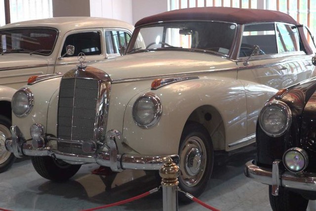 Chiếc Mercedes cổ đời 1958.