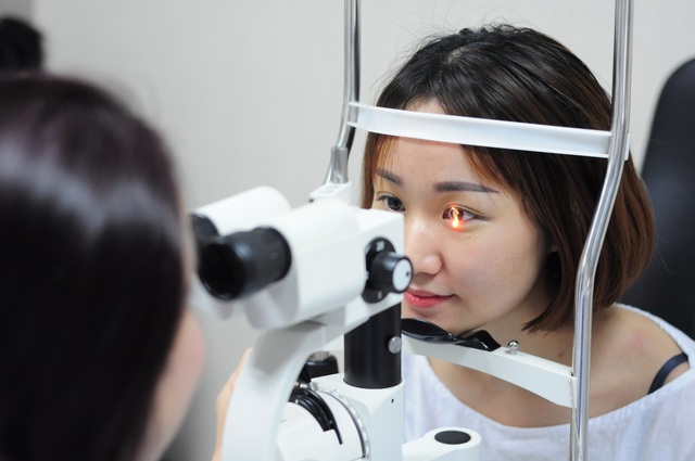 Nhiều ngành nghề hiện nay đòi hỏi mắt phải có thị lực tốt, không mắc các Tật khúc xạ như cận, loạn, viễn thị
