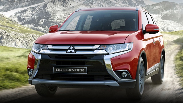 Mẫu SUV 5 chỗ Outlander có mức giảm gây sốc.