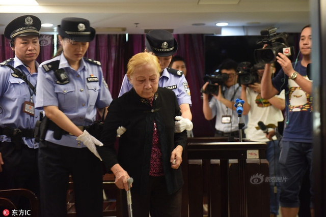Lời khai nhận của b&agrave; khiến cả phi&ecirc;n t&ograve;a trở n&ecirc;n nặng nề v&agrave; trầm mặc.