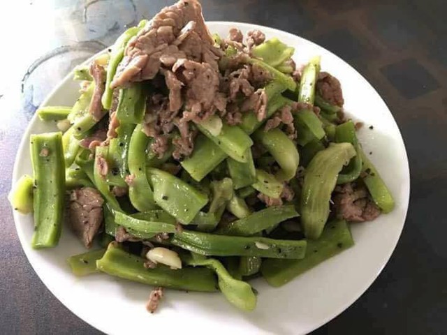 Rau cần biển ng&acirc;m sẽ nở to như rau tươi, x&agrave;o thịt b&ograve; ăn gi&ograve;n sần sật