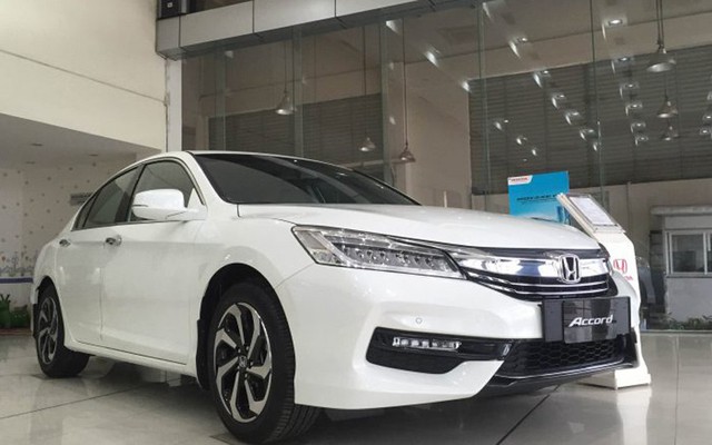 Mẫu xe hạng D Honda Accord cũng được giảm mạnh.