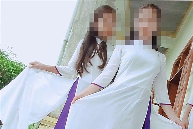 Em D. v&agrave; bạn. Ảnh: Facebook c&aacute; nh&acirc;n.