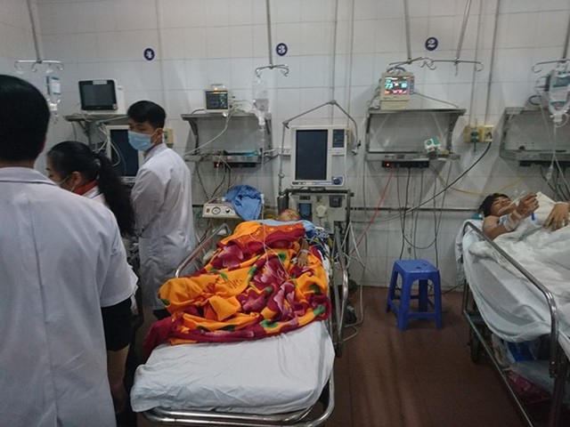 Một trong những nạn nhân nặng nhất đang được điều trị tại Bệnh viện Việt Đức . Ảnh: Anh Dũng.