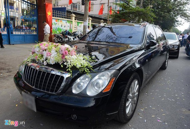 
Xe hoa Maybach cũng thuộc dòng xe siêu sang, nhưng dòng xe này hiện dừng sản xuất.
