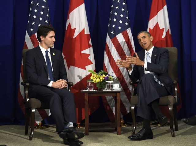 
Thủ tướng Canada trong cuộc gặp với Tổng thống Mỹ Barack Obama tại Manila, Philippines tháng 11/2015.
