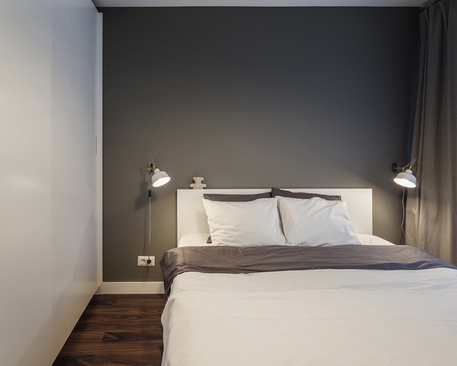 Phòng ngủ sử dụng màu sắc dịu nhẹ và đồ đạc đơn giản tạo ra 1 không gian vô cùng thư giãn.
