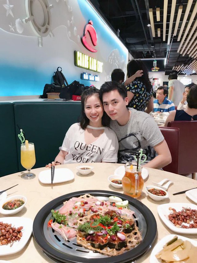 Hai vợ chồng thường chiều chuộng nhau bằng những bữa ăn phong ph&uacute;.