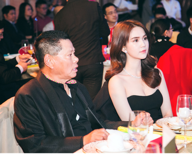 
Ngọc Trinh dự sự kiện do công ty ông Hoàng Kiều tổ chức ở Thượng Hải mới đây. Ảnh: NVCC.

