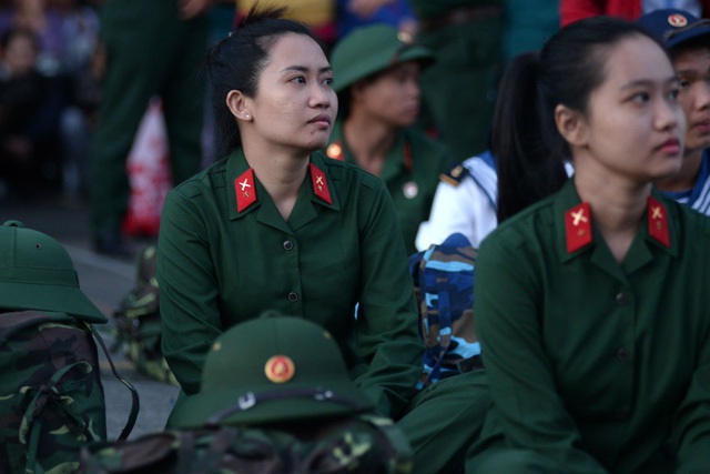 Những nữ công dân sẽ thực hiện nghĩa vụ quân sự tại Quân khu 7.