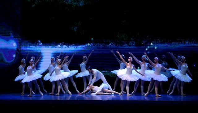 
Việc mang nhà hát Nga sang Việt Nam công diễn 2 tác phẩm ballet kinh điển là cuộc chơi đầy đẳng cấp của Mobifone
