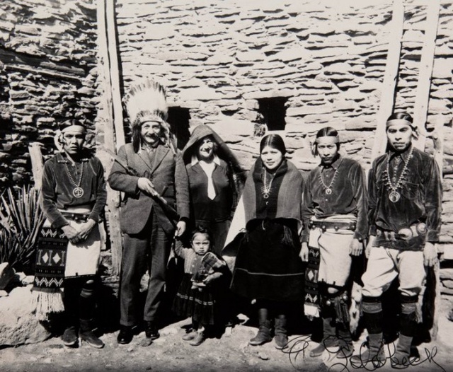 
Thật không thể ngờ năm 1922, nhà khoa học thiên tài Albert Einstein đã gặp những người thổ dân Mỹ.
