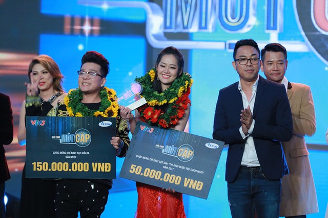 
Lê Đình Minh Ngọc nhận giải 3 và giải phụ Giọng ca ấn tượng.
