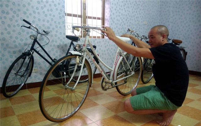 Anh Quý (SN 1978, Hai Bà Trưng, Hà Nội), là một trong số những người thích sưu tập xe đạp Peugeot từ thập niên 60-70 nổi tiếng của Pháp. 