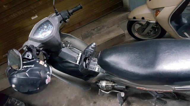 Xe m&aacute;y v&agrave; đồ d&ugrave;ng c&aacute; nh&acirc;n của nạn nh&acirc;n