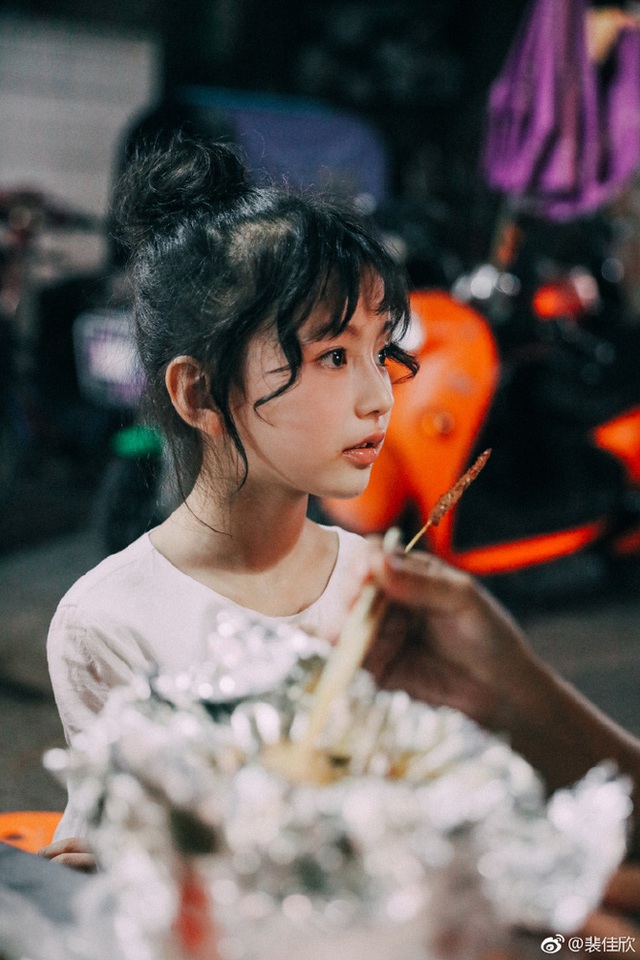 Gia Hân và một bức ảnh có hồn chụp trên đường phố.