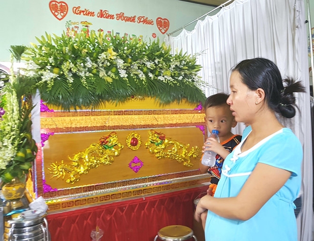 Thượng u&yacute; Phạm Phi Long hy sinh để lại con trai hai tuổi v&agrave; người vợ đang trong th&aacute;ng cuối thai kỳ. Ảnh: H&agrave; Hương.