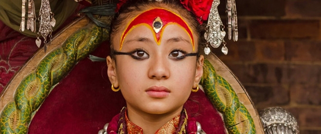 Kumari luôn phải trang điểm kỹ lưỡng. Ảnh: AP.