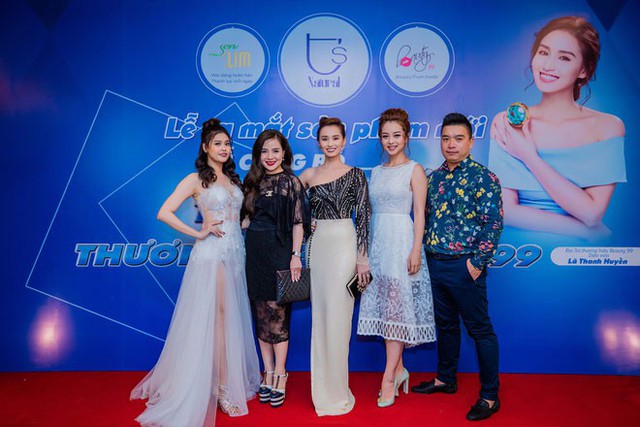 
Nhiều người nổi tiếng làm đại sứ cho các sản phẩm của công ty TS Việt Nam.
