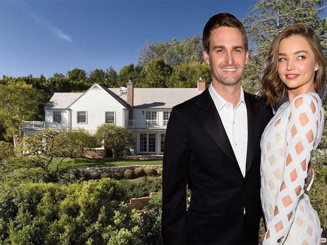 Vợ chồng Miranda hiện sống trong biệt thự 12 triệu USD ở Brentwood - một khu giàu có của Los Angeles. Evan Spiegel mua ngôi nhà này vào hè 2016, ngay trước khi cầu hôn Miranda. Chủ cũ của biệt thự là tài tử Harrison Ford.